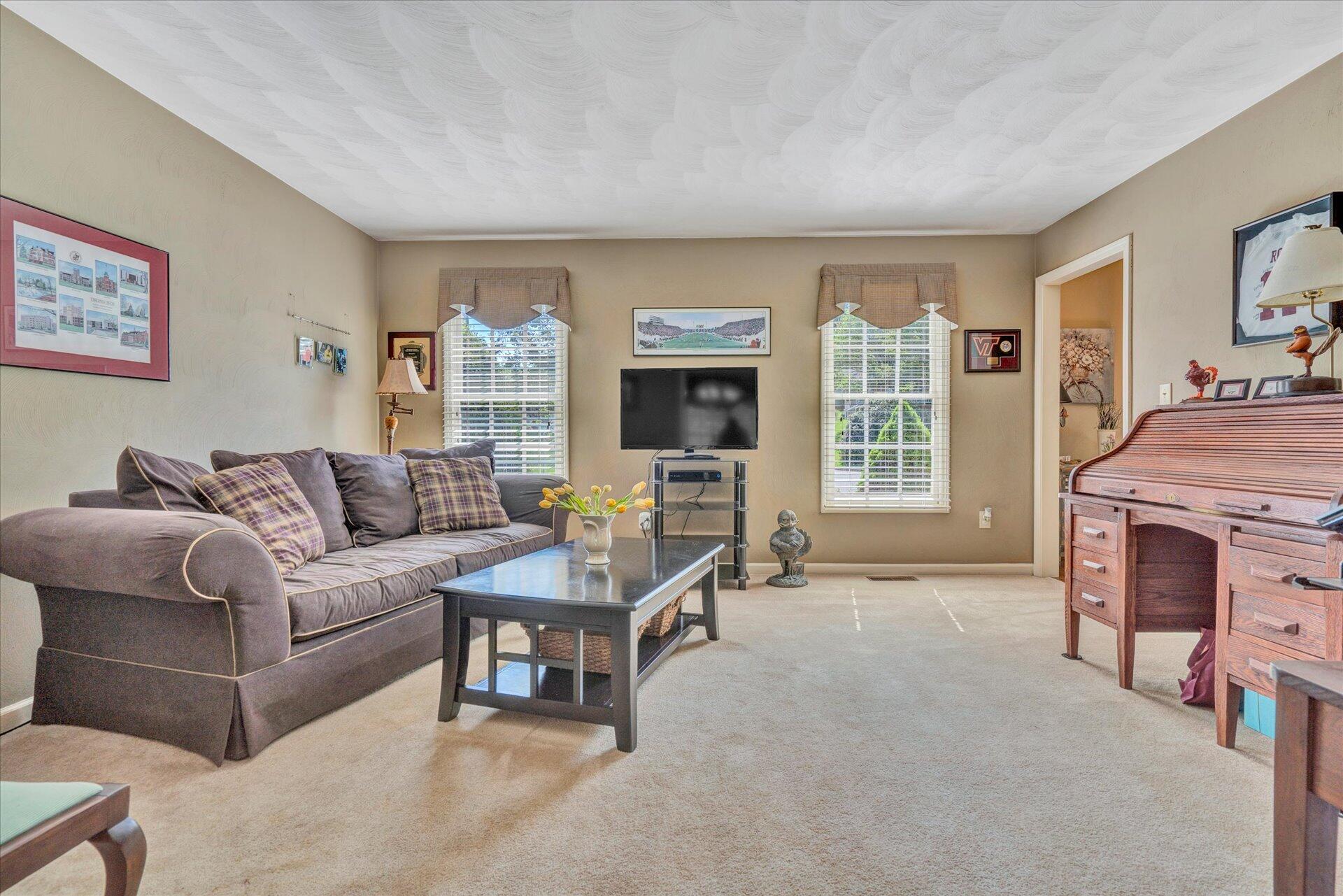 1801 Millbridge Road Salem, VA 24153 - Photo 8 of 43 05-DSC0081