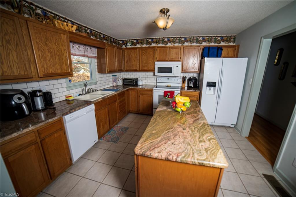 258 Periwinkle Road Eden, NC 27288 - Photo 3 of 11 Gallery Image 3
