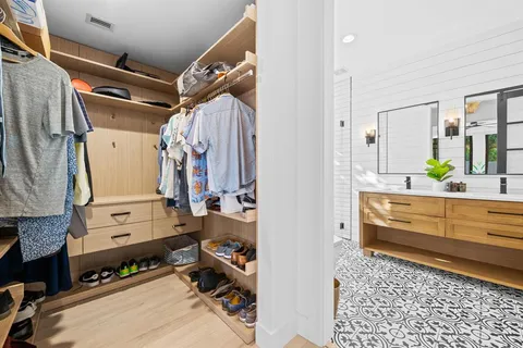 a view of walk in closet