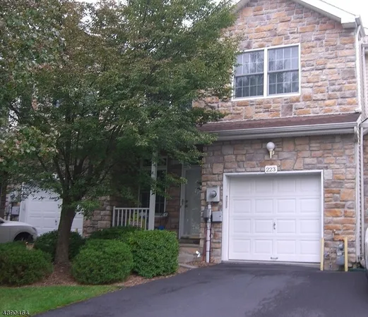 $4,150 | 223 Emily Place, Parsippany, NJ 07054