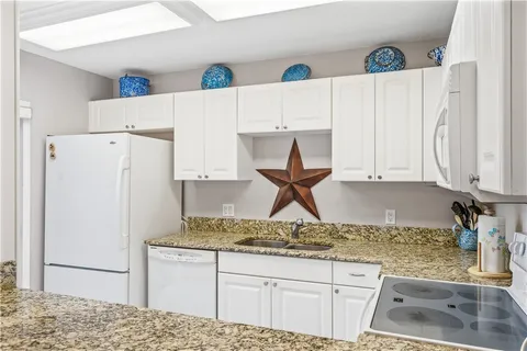 $219,000 | 550 North Tropic Lane, Unit 6B, Vero Beach, FL 32960