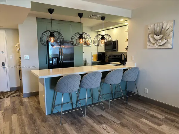$2,800 | 600 Three Islands Boulevard, Unit 504, Hallandale, FL 33009