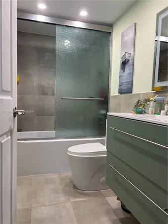 $2,800 | 600 Three Islands Boulevard, Unit 504, Hallandale, FL 33009