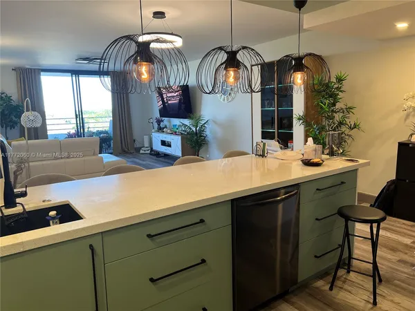 $2,800 | 600 Three Islands Boulevard, Unit 504, Hallandale, FL 33009