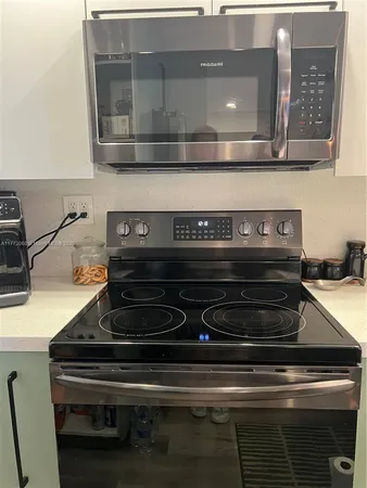 $2,800 | 600 Three Islands Boulevard, Unit 504, Hallandale, FL 33009