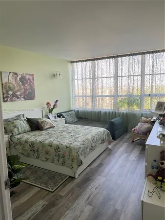 $2,800 | 600 Three Islands Boulevard, Unit 504, Hallandale, FL 33009