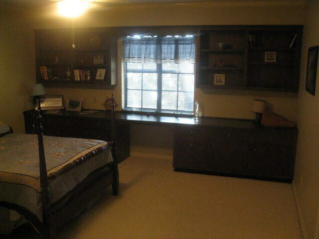 319 Whiting Court Daphne, AL 36526 - Photo 15 of 23 Guest Bedroom 1 with Built-Ins