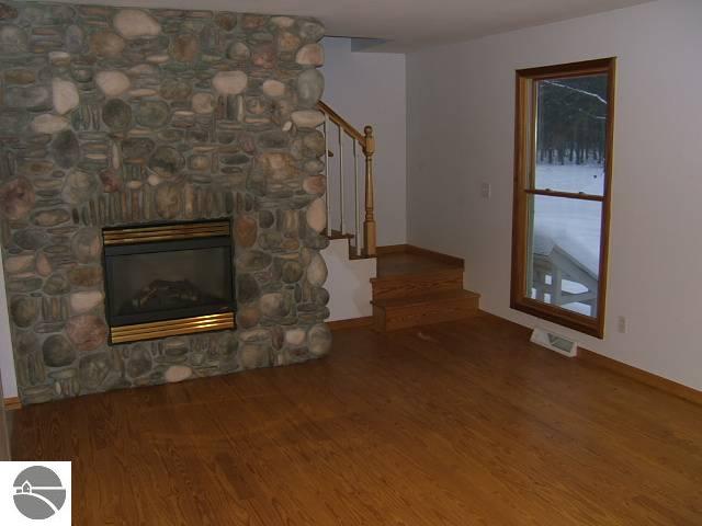 13282 Homestead Road Beulah, MI 49617 - Photo 7 of 25 1722285-6.JPG