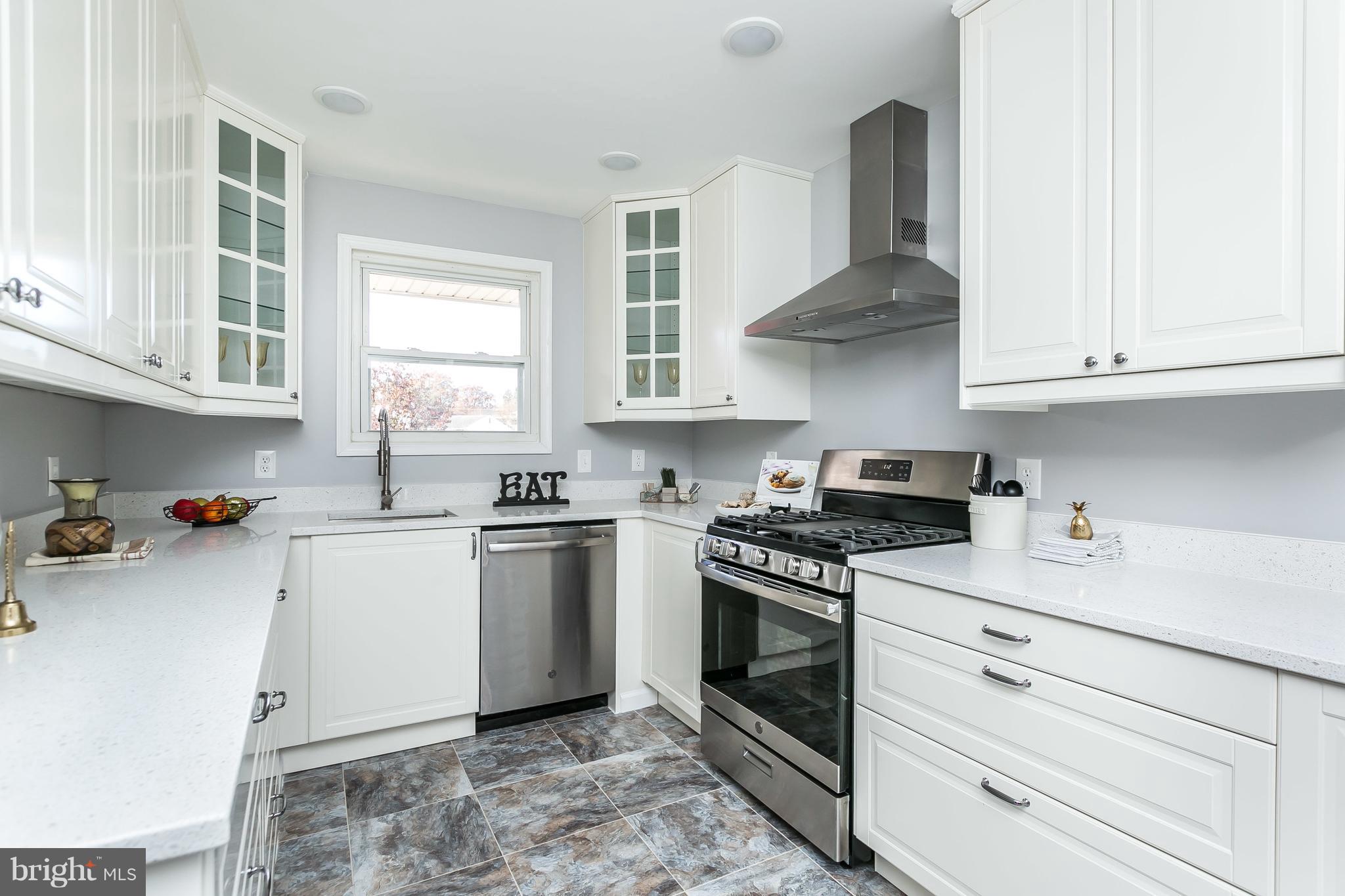 4416 Wynn Road Baltimore, MD 21236 - Photo 14 of 40 Beautifully updated kitchen