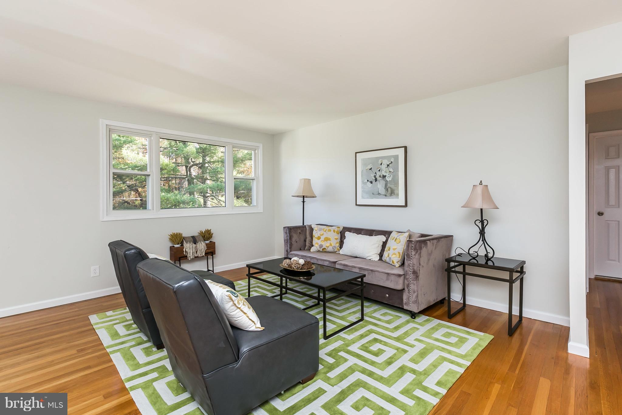 4416 Wynn Road Baltimore, MD 21236 - Photo 4 of 40 Living Room