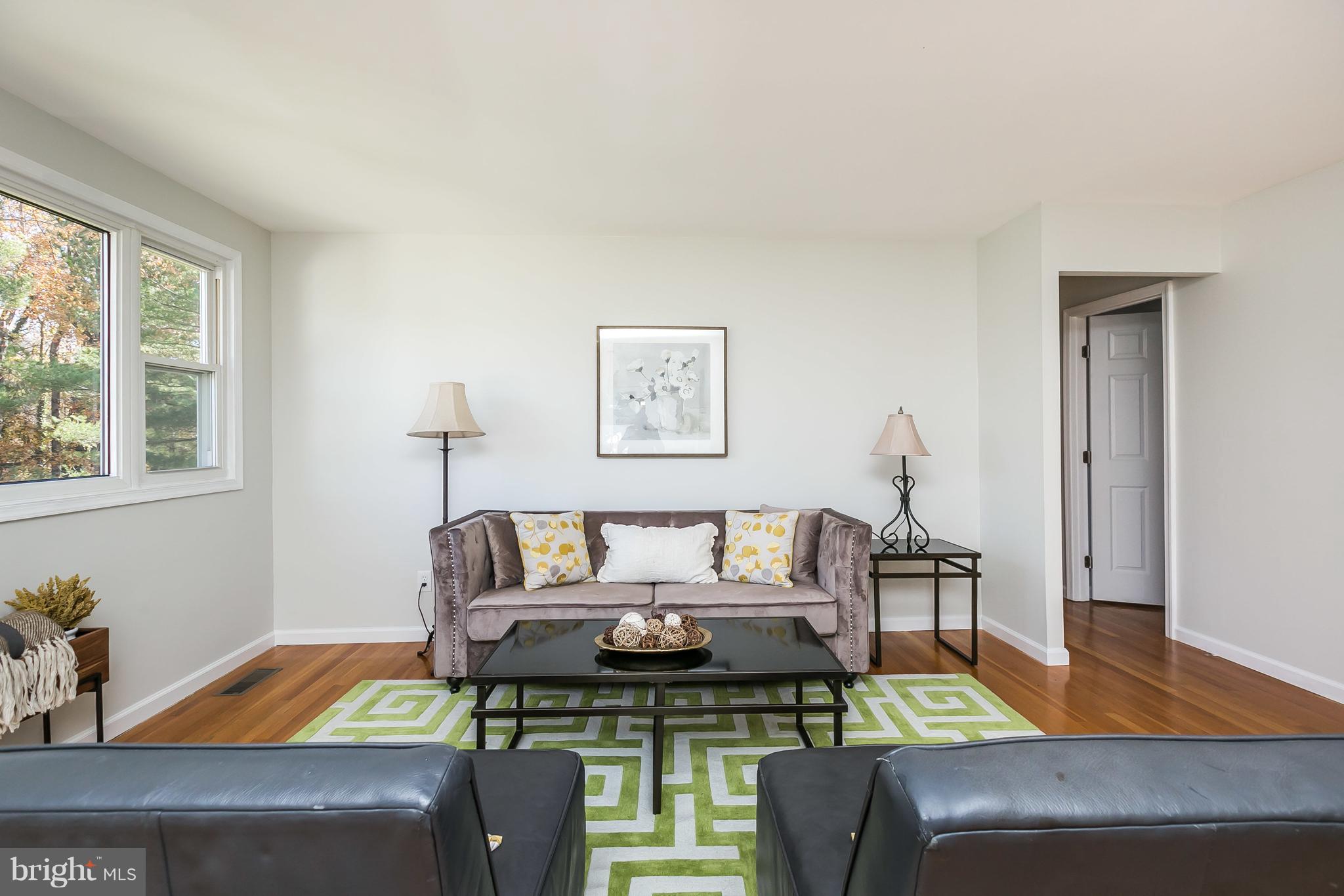4416 Wynn Road Baltimore, MD 21236 - Photo 6 of 40 Living Room