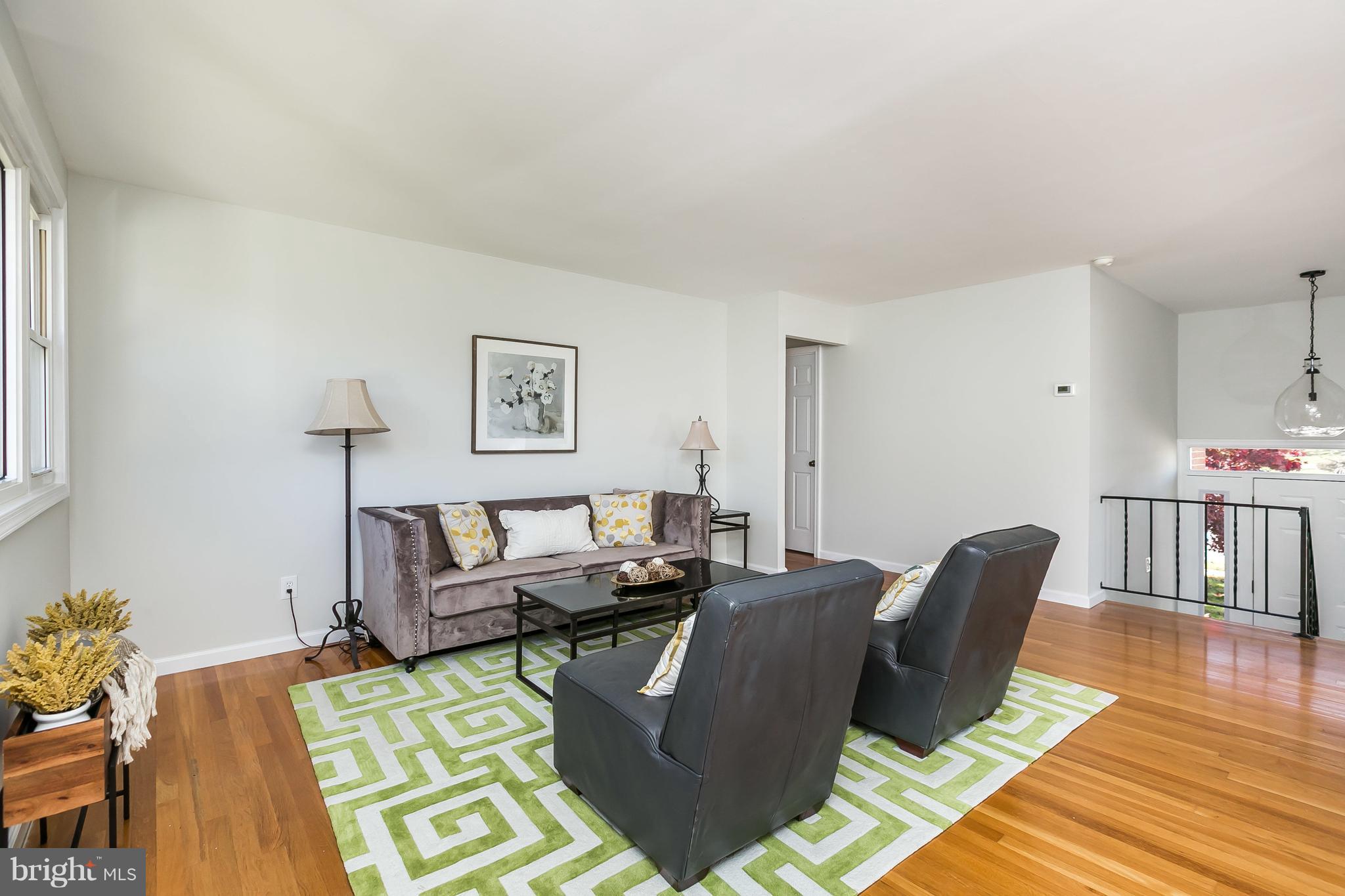 4416 Wynn Road Baltimore, MD 21236 - Photo 7 of 40 Living Room