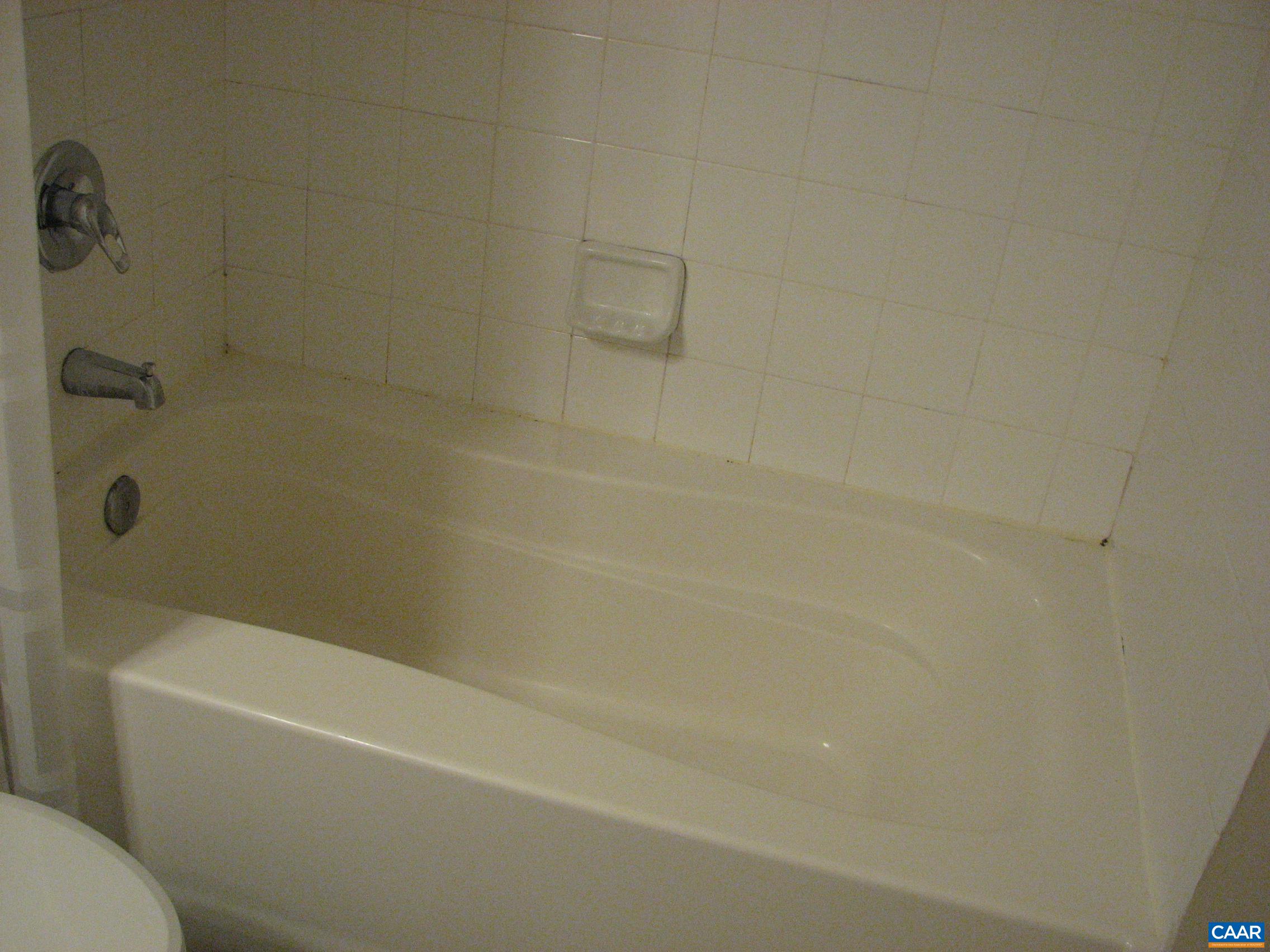 700 Walker Square, Unit 3D Charlottesville, VA 22903 - Photo 15 of 34