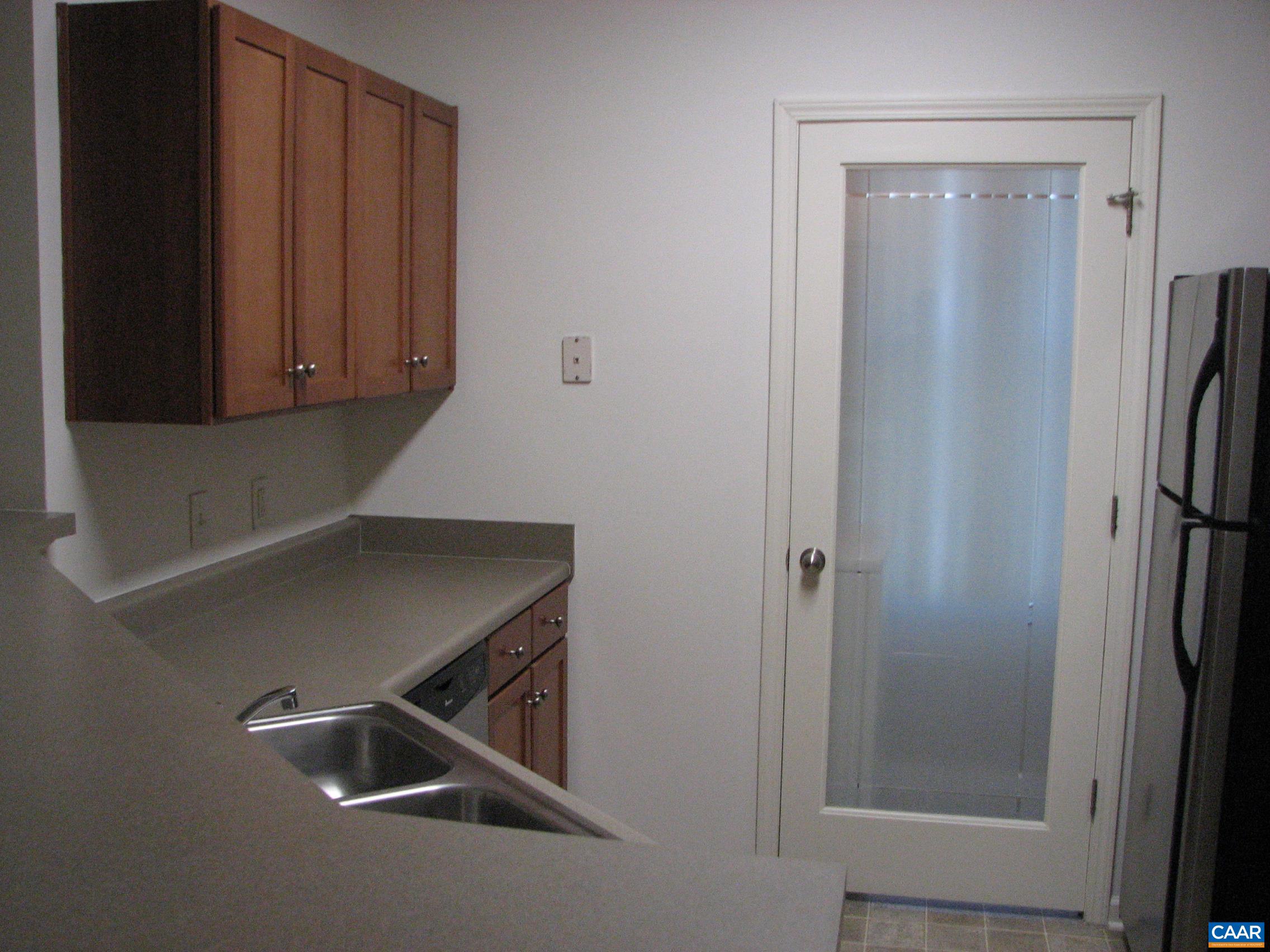 700 Walker Square, Unit 3D Charlottesville, VA 22903 - Photo 23 of 34