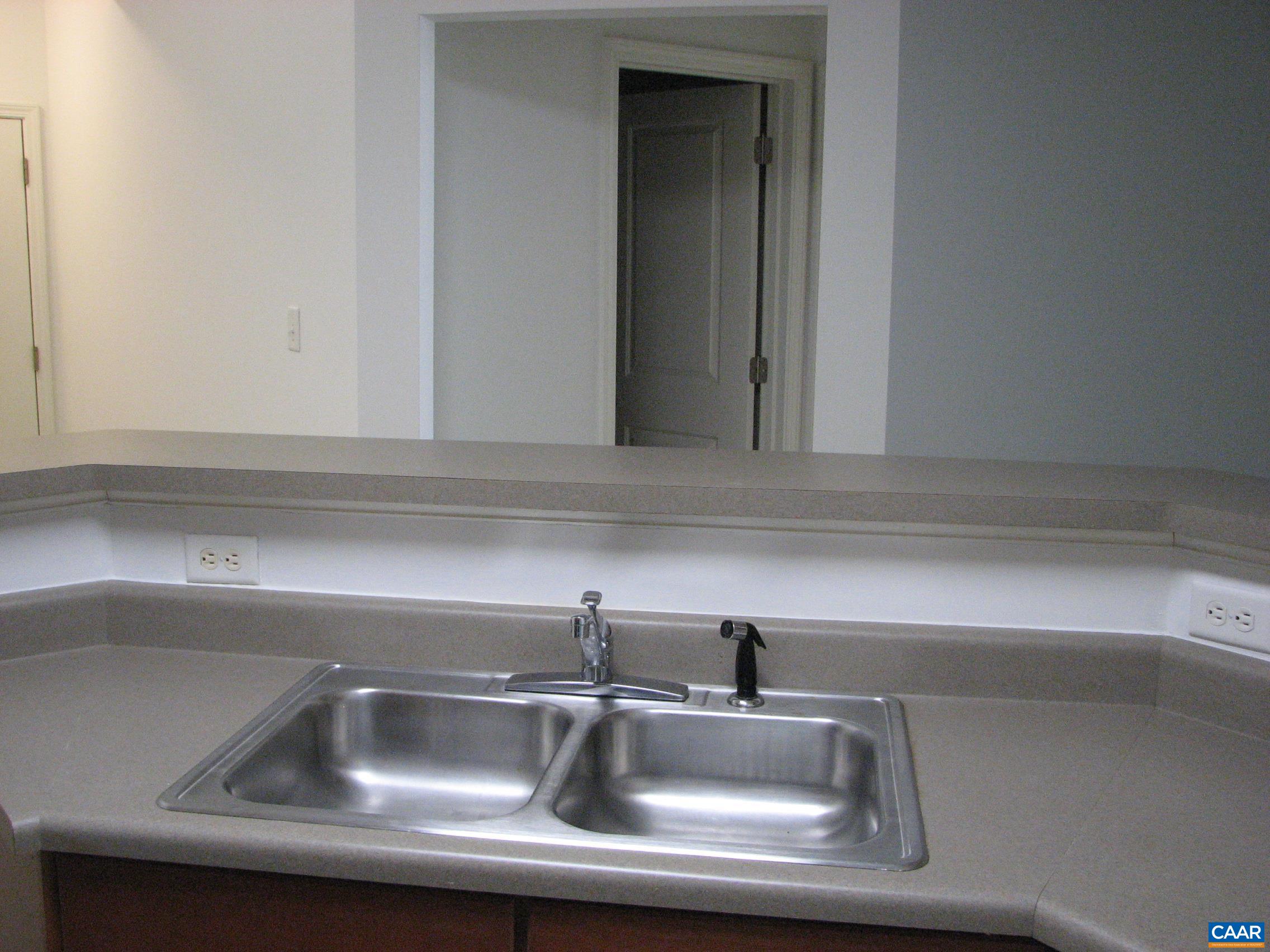 700 Walker Square, Unit 3D Charlottesville, VA 22903 - Photo 31 of 34