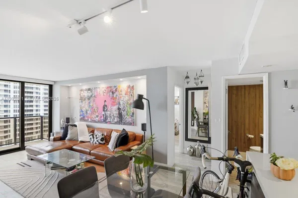 $2,850 | 600 Northeast 36th Street, Unit 1708, Miami, FL 33137