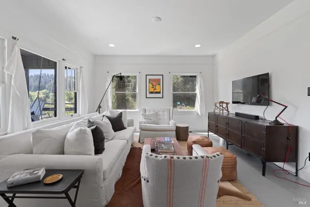 $3,195,000 | 8781 Martinelli Road, Forestville, CA 95436