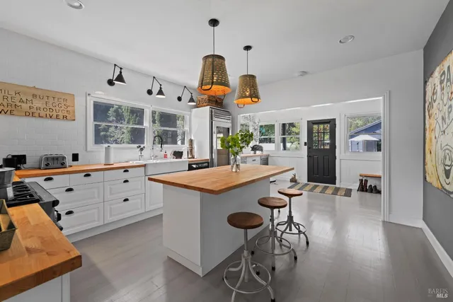 $3,195,000 | 8781 Martinelli Road, Forestville, CA 95436