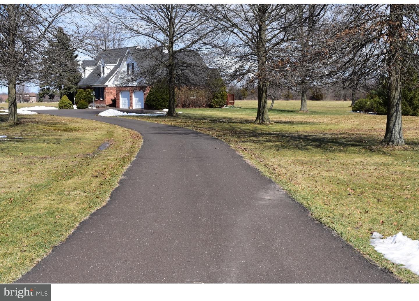 27 Spring Lane Pipersville, PA 18947 - Photo 1 of 25 Driveway