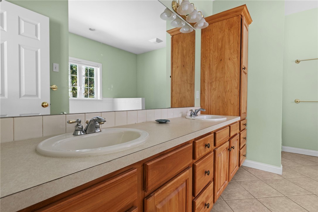 30 Fox Ridge Circle South Kingstown, RI 02879 - Photo 21 of 38