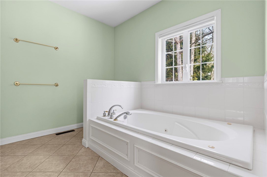 30 Fox Ridge Circle South Kingstown, RI 02879 - Photo 22 of 38