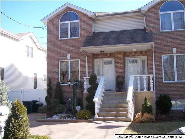 492 Riga Street Staten Island, NY 10306 - Photo 1 of 7 Primary Photo