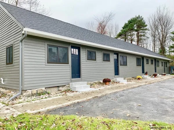 $1,350 | 2648 Highway 9, Unit 9, Malta, NY 12020