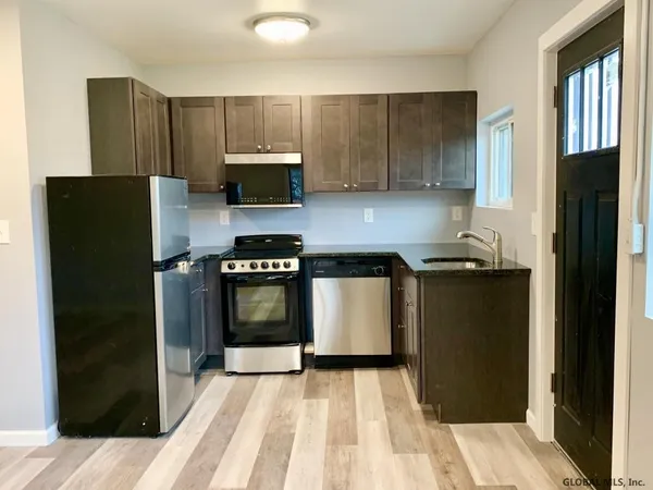 $1,350 | 2648 Highway 9, Unit 9, Malta, NY 12020
