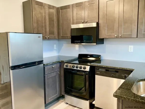 $1,350 | 2648 Highway 9, Unit 9, Malta, NY 12020