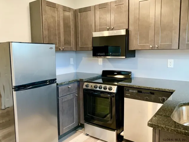 $1,350 | 2648 Highway 9, Unit 9, Malta, NY 12020