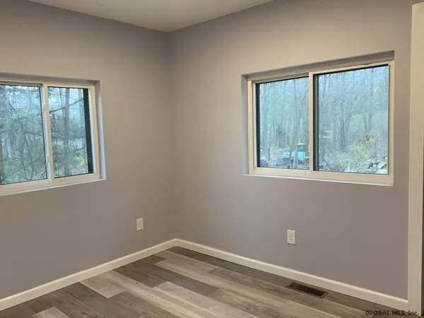 $1,350 | 2648 Highway 9, Unit 9, Malta, NY 12020