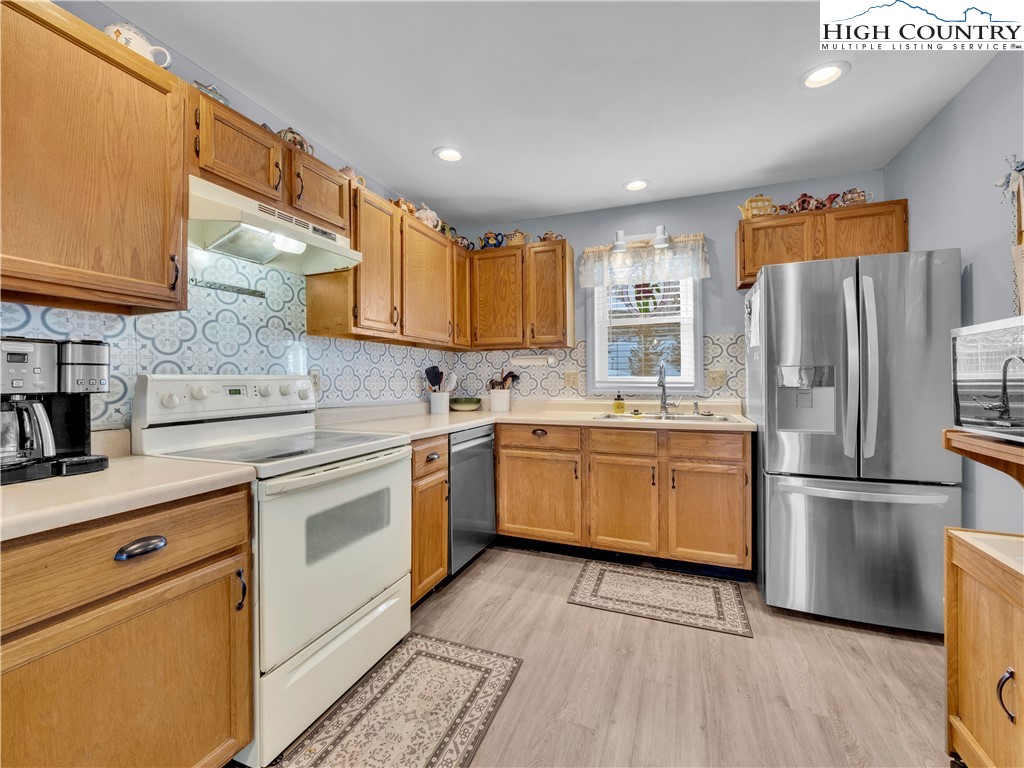 104 Windridge Road Beech Mountain, NC 28604 - Photo 11 of 29 Gallery Image 11