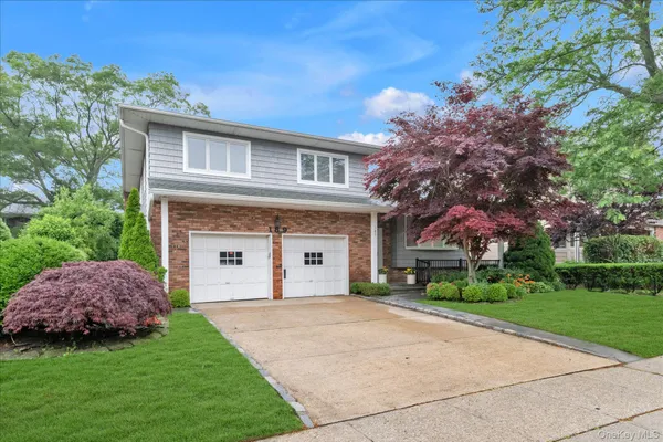 $1,299,000 | 189 Regent Drive, Lido Beach, NY 11561