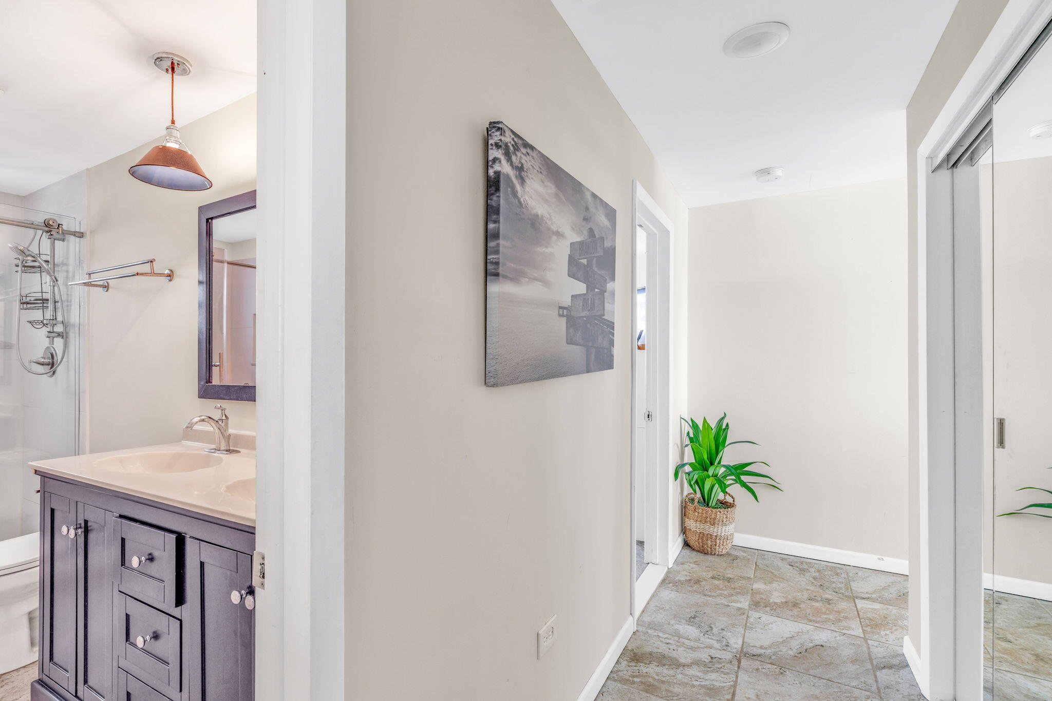 237 La Fitte Road Summerland Key, FL 33042 - Photo 14 of 41 Hallway