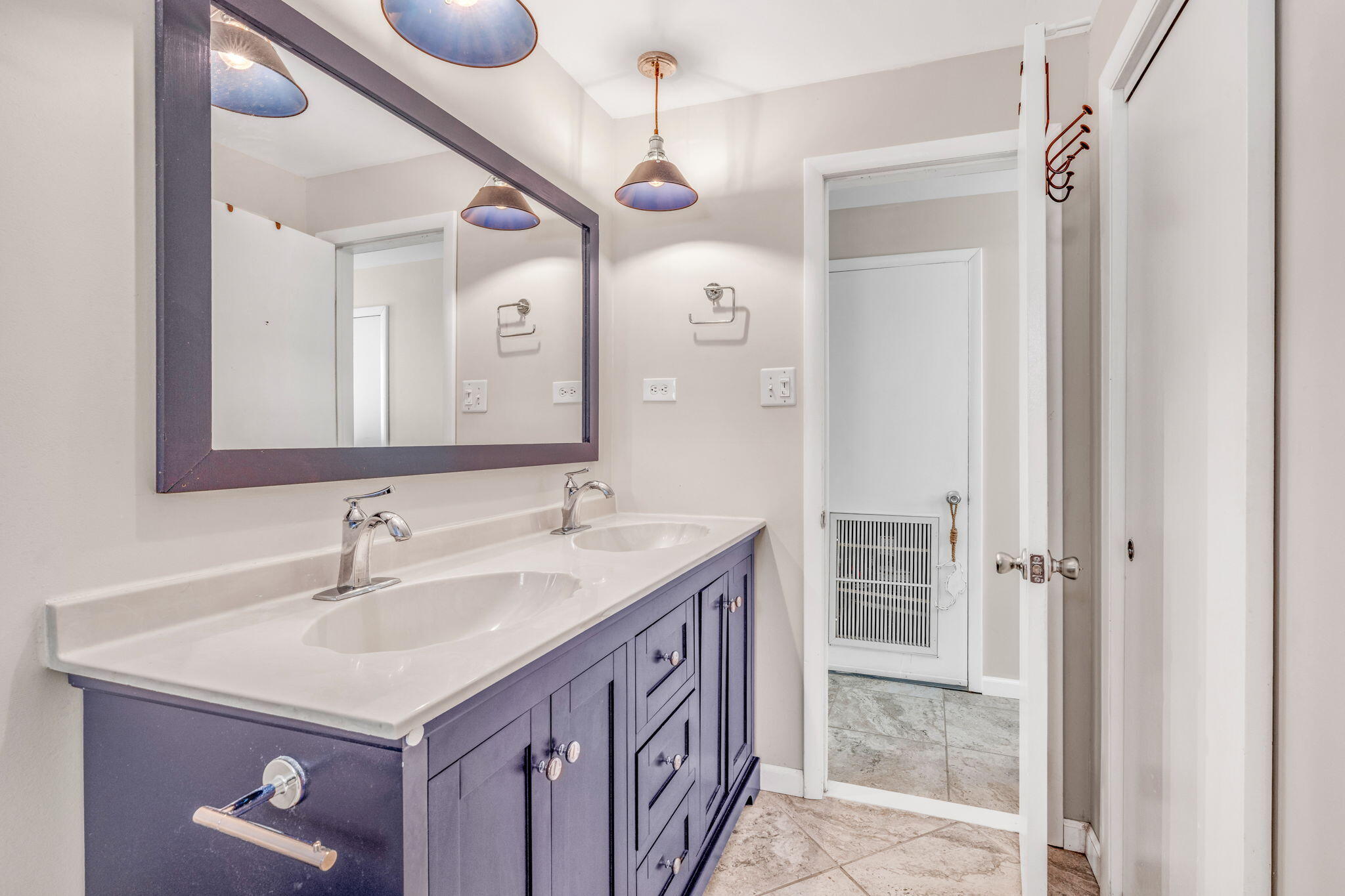 237 La Fitte Road Summerland Key, FL 33042 - Photo 17 of 41 Dual Vanity