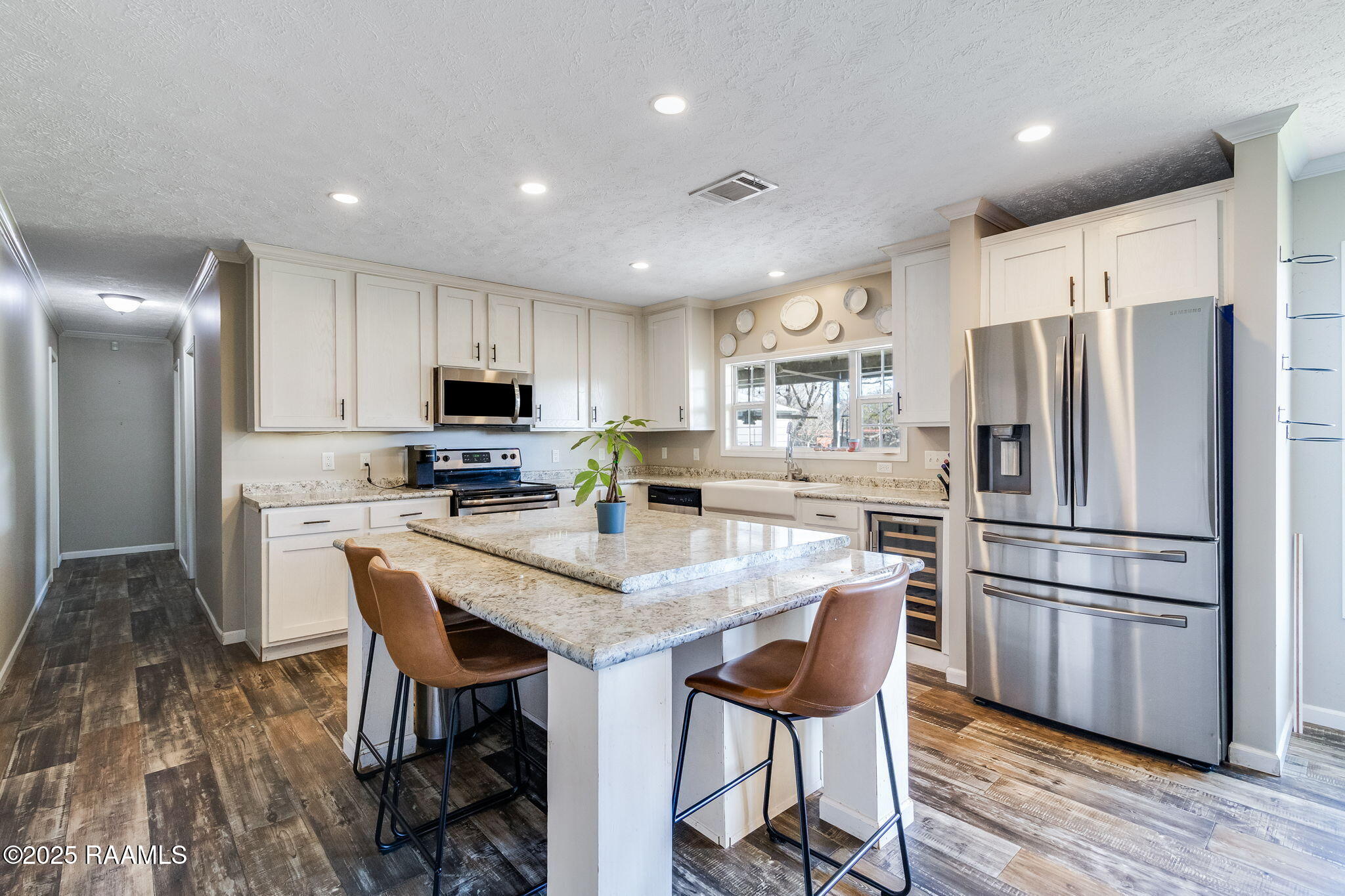 8-web-or-mls-327 St Clair Rd-7
