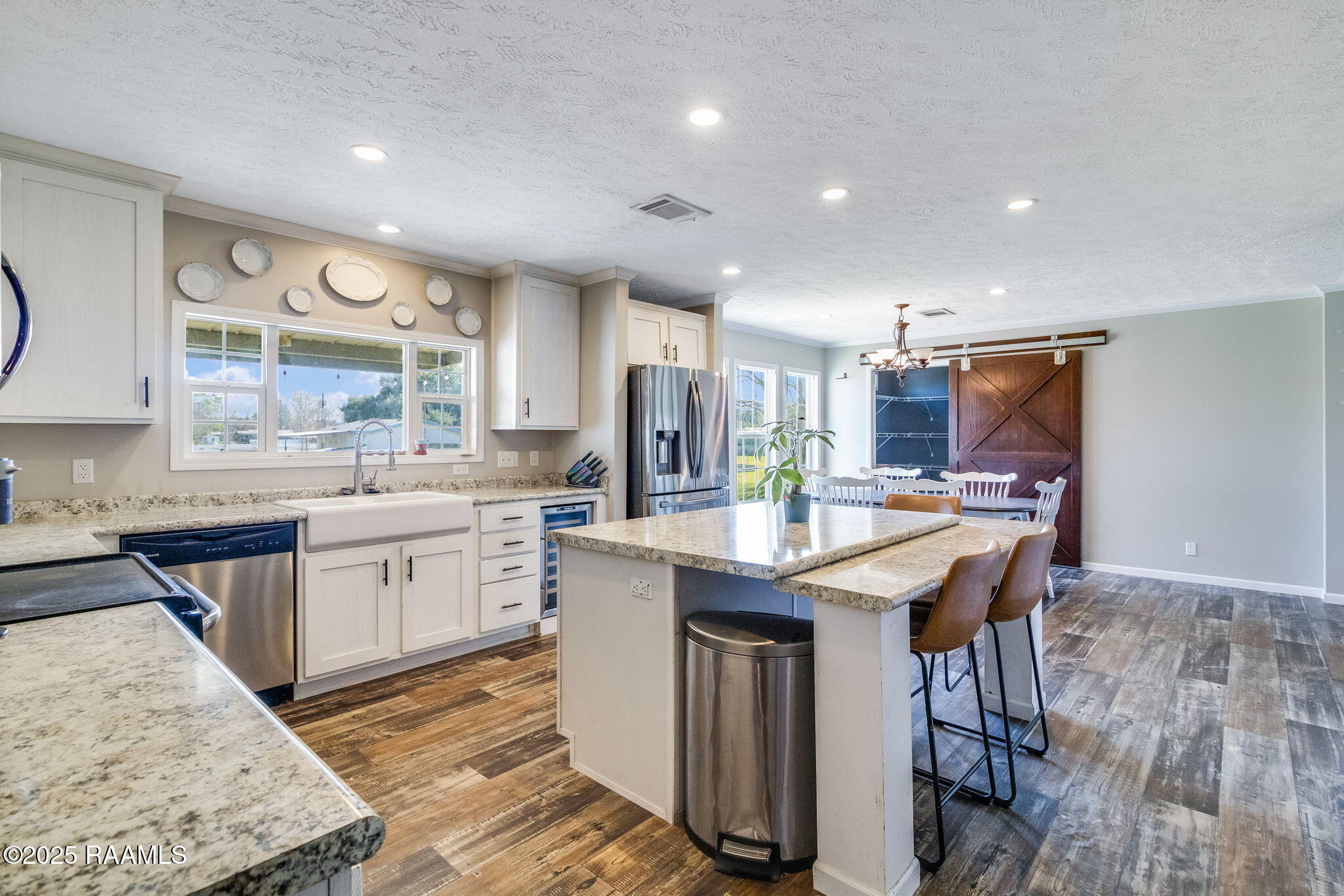 9-web-or-mls-327 St Clair Rd-8