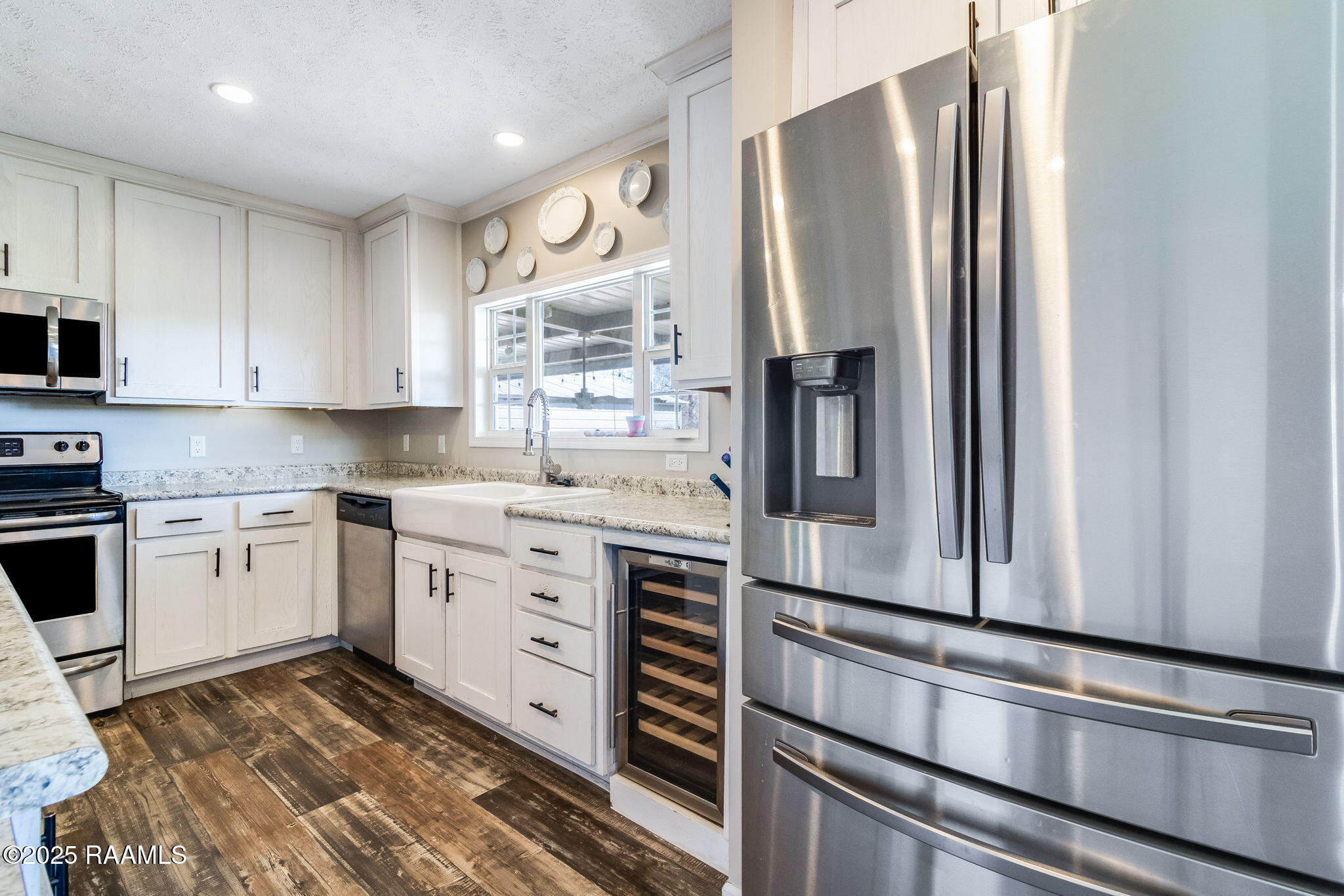 7-web-or-mls-327 St Clair Rd-6