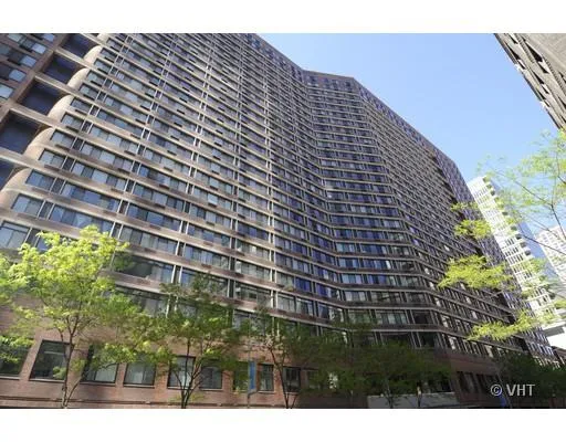 $3,600 | 211 East Ohio Street, Unit 2218, Chicago, IL 60611