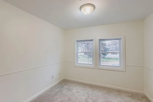 $2,499 | 475 Lawson Avenue West, St. Paul, MN 55117