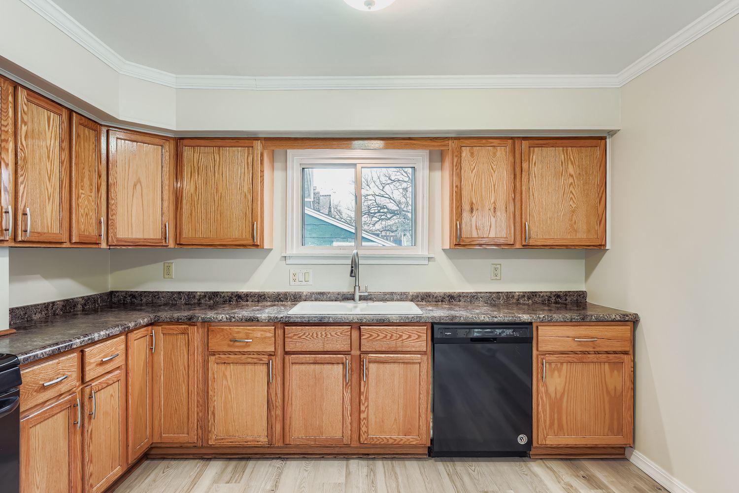 475 Lawson Avenue West St. Paul, MN 55117 - Photo 6 of 16