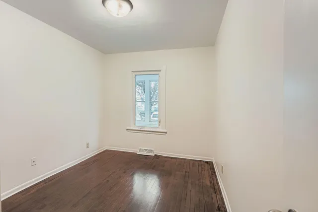 $2,499 | 475 Lawson Avenue West, St. Paul, MN 55117