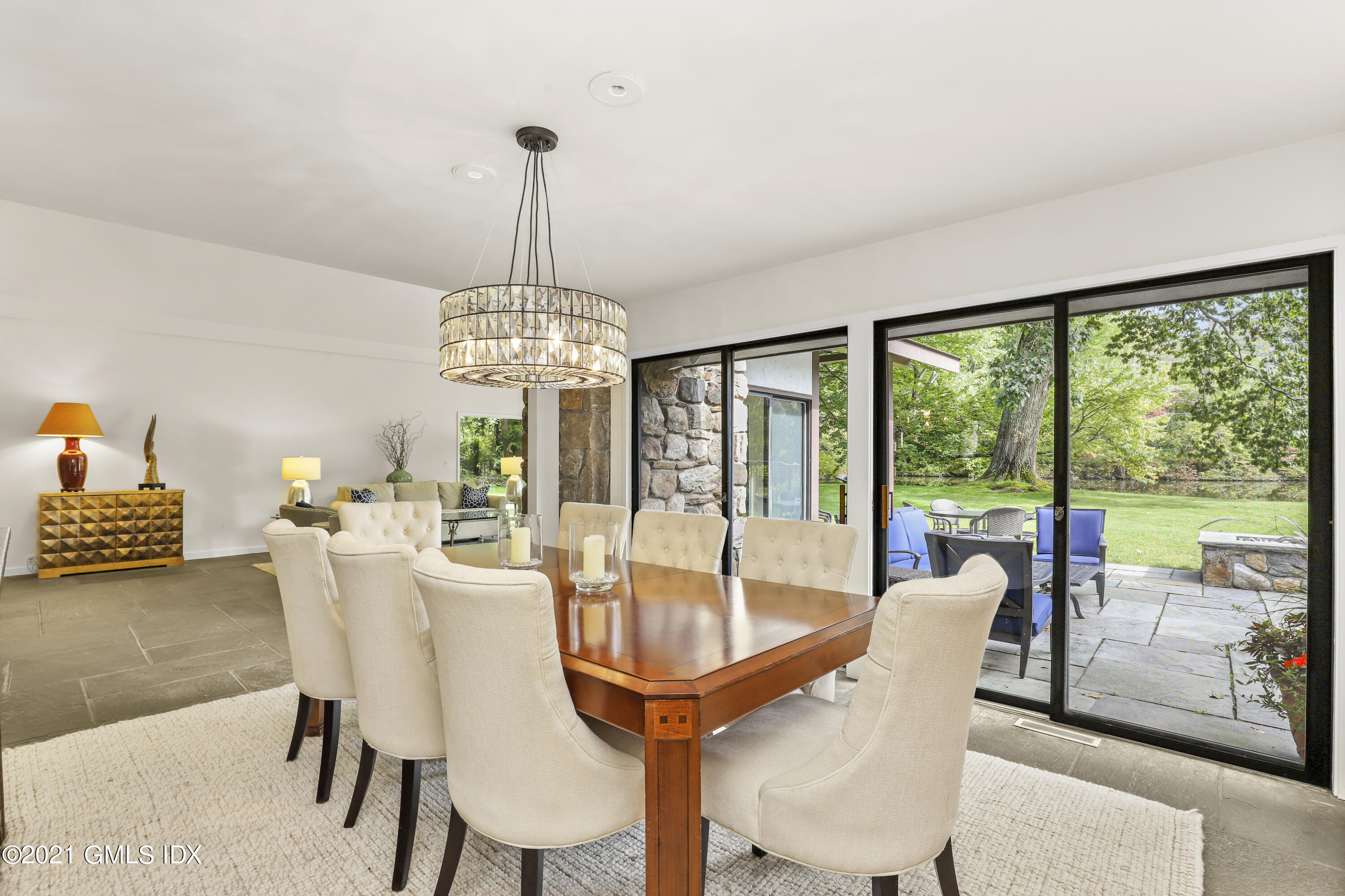 21 Wooddale Road Greenwich, CT 06830 - Photo 10 of 21 21 Wooddale Rd Greenwich CT-print-004-00