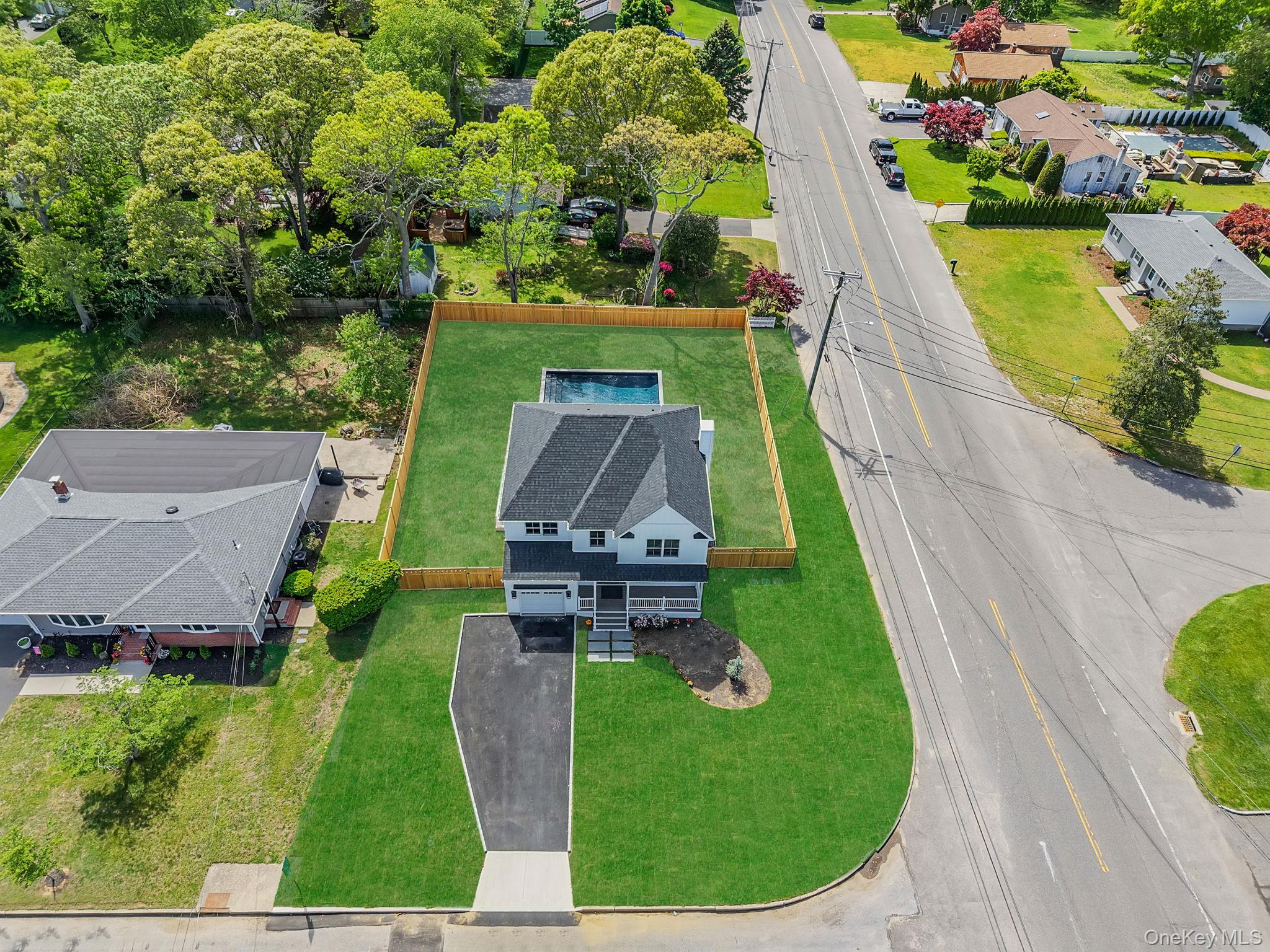100 Bieselin Road Bellport, NY 11713 - Photo 34 of 45