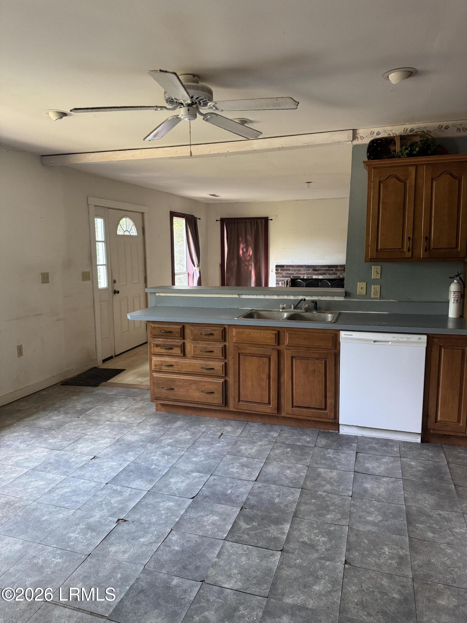138 2nd Avenue Ridgeland, SC 29936 - Photo 11 of 16 IMG_8122