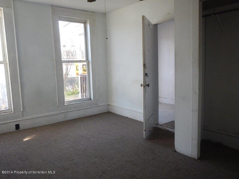 206 Ridge Street Honesdale, PA 18431 - Photo 16 of 25 an empty room with windows