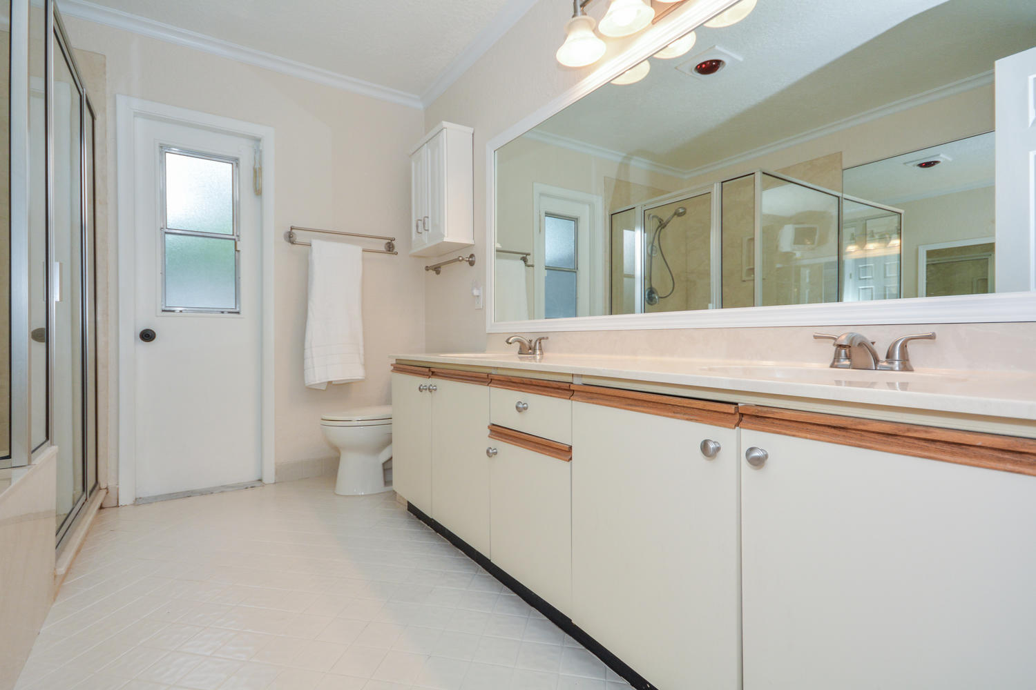 4355 Northwest 25th Way Boca Raton, FL 33434 - Photo 17 of 36 Master Bath