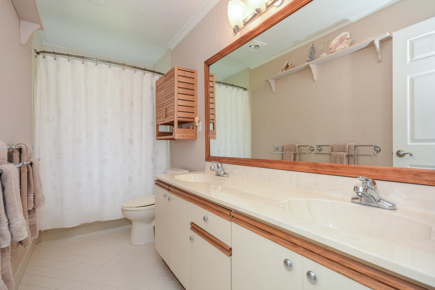 4355 Northwest 25th Way Boca Raton, FL 33434 - Photo 21 of 36 Secondary bath