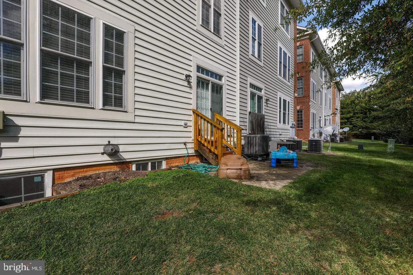 4617 Hummingbird Lane, Unit 110 Fairfax, VA 22033 - Photo 6 of 45