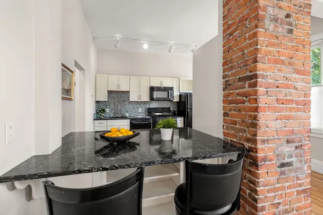 $525,000 | 392 Norfolk Street, Unit 1, Cambridge, MA 02139